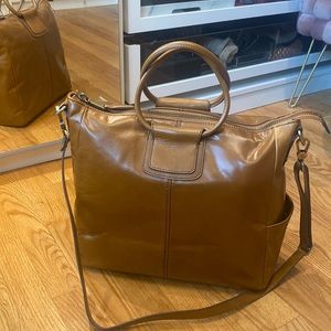 Big travel tote bag that can also be used as a diaper bag